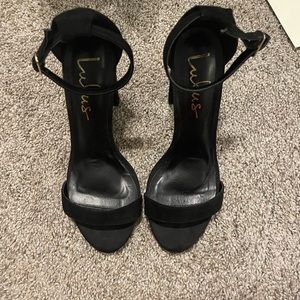 Black lulus chunky strap heel